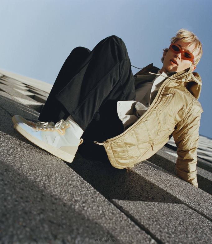 Veja vīriešiem v-15 zamšādas nefrīta balta multico 4846D82 kurpes